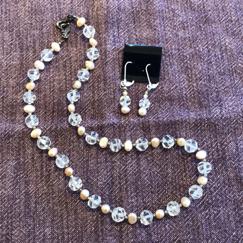 Peach pearls and clear quarts bead jewelry set